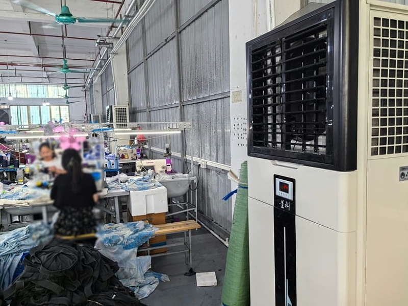 制衣廠制冷降溫，應用蒸發冷省電空調-立式軸流柜機